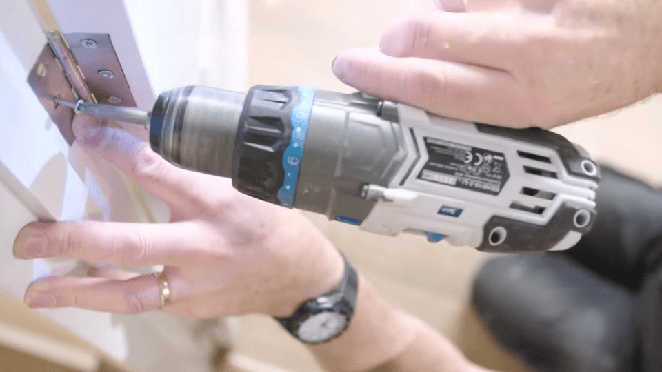 Hang align and final checks how to hang a door